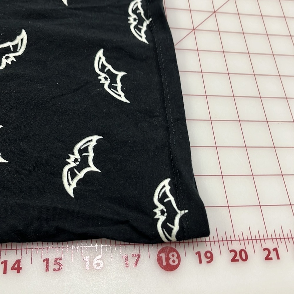 LOVE PEACE & LAZY DAYS Goth Grunge Bat Print B/W Cotton Crop Top Halloween SZ XL - Picture 12 of 12